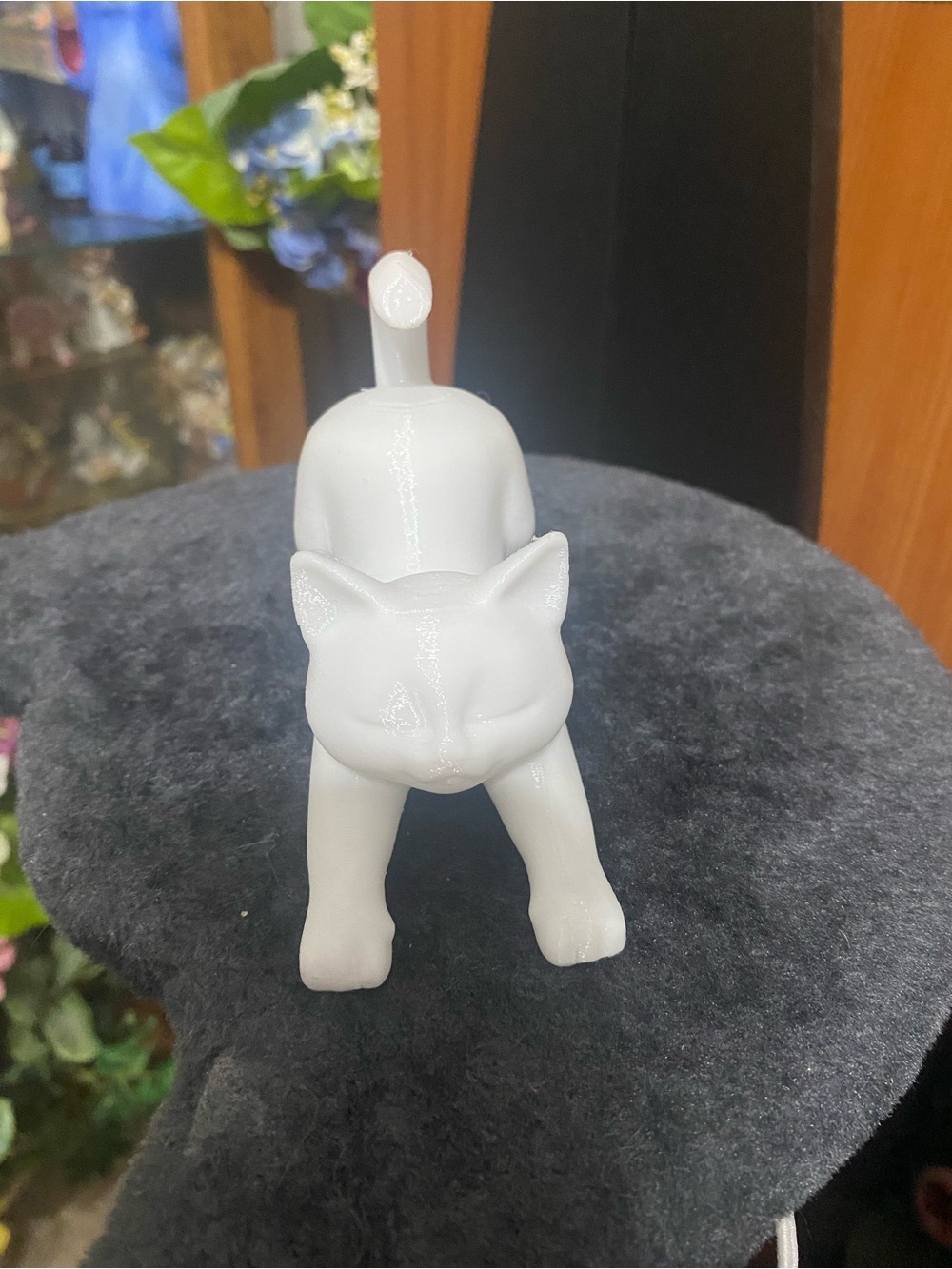 Glossy White Plastic Cat Cell Phone Holder